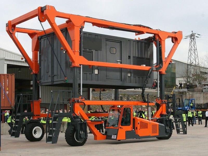 Multifunctional Straddle Carrier Sevencrane